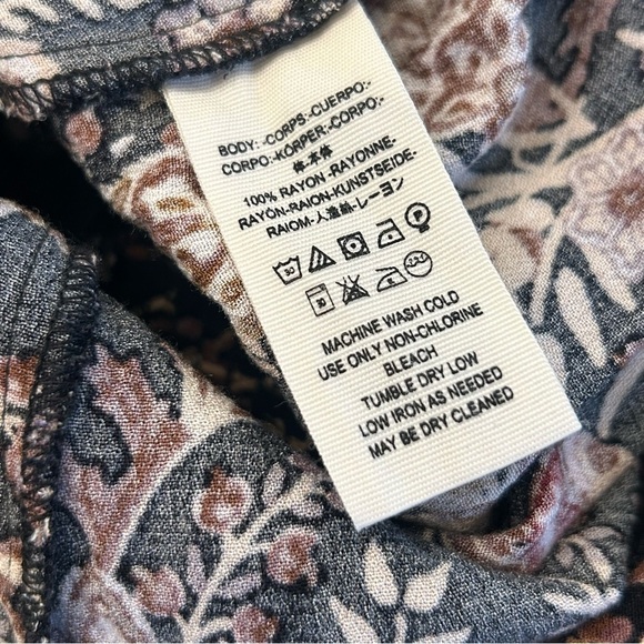 Free People Pretty and Free Black Floral Print Romper Cut Out Back Long Sleeve M - Picture 9 of 10